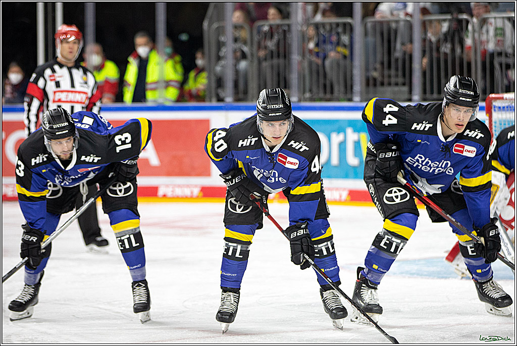 PENNY DEL; Koelner Haie- Fishtown Pinguins Bremerhaven; Koeln, 23.11.2021